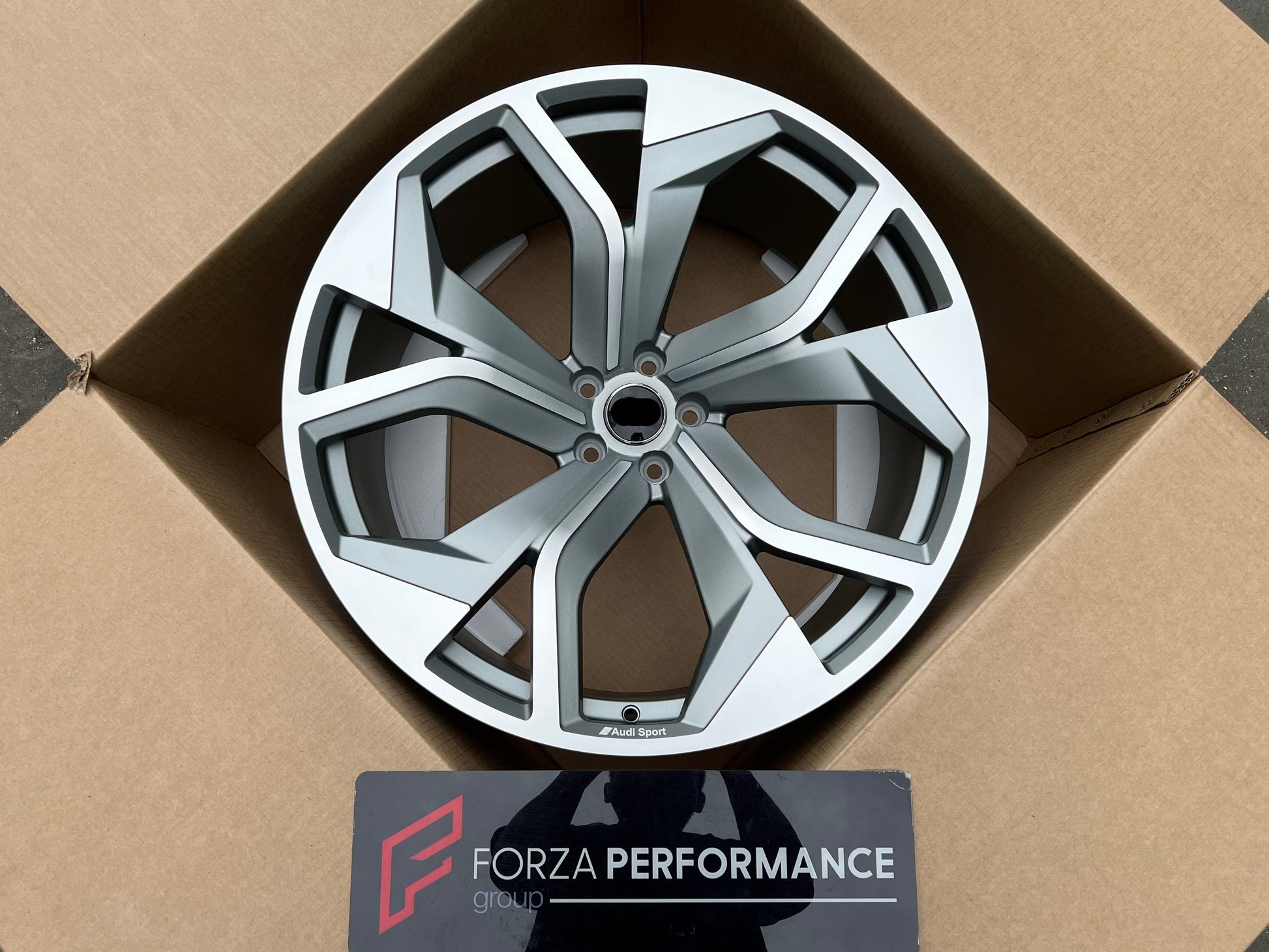 New rims Кованые Диски Audi RSQ8 style  22-inch Кованые Диски  Also available in 17 , 18 , 19 , 20 , 21 , 22 , 23 , 24 inch