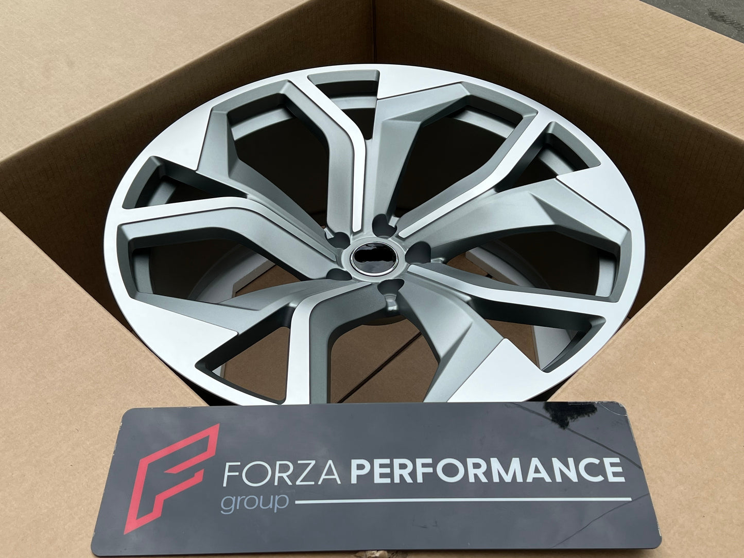 New rims Кованые Диски Audi RSQ8 style  22-inch Кованые Диски  Also available in 17 , 18 , 19 , 20 , 21 , 22 , 23 , 24 inch