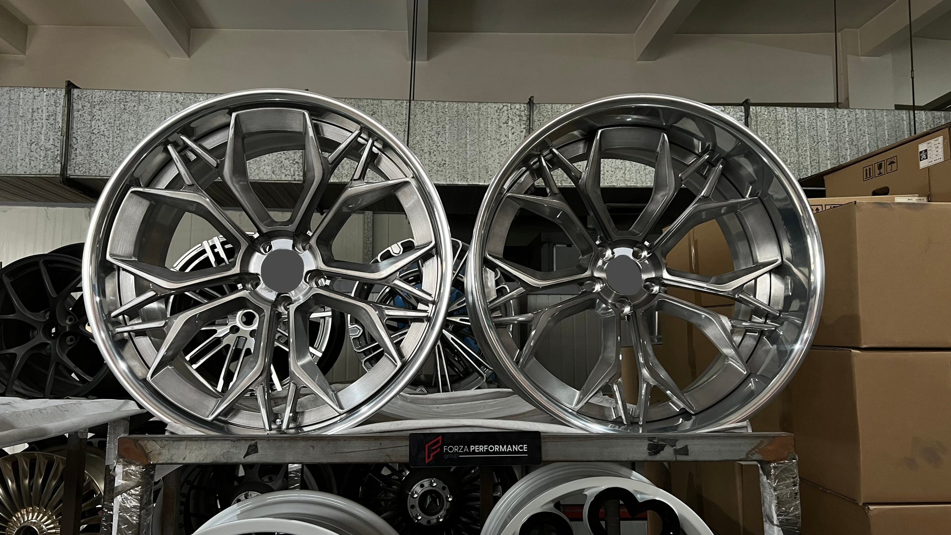 The new complete wheel set is a stunning addition to the Original style BMW wheel. Customize your BMW i8 iX G05 G06 G07 X6 X5 X7 to create a look that is completely yours and set yourself apart from the pack ROHANA-дляGED-WHEELS-2pcs-BMW-i8-G07-G06-G05-iX-22-21-inche