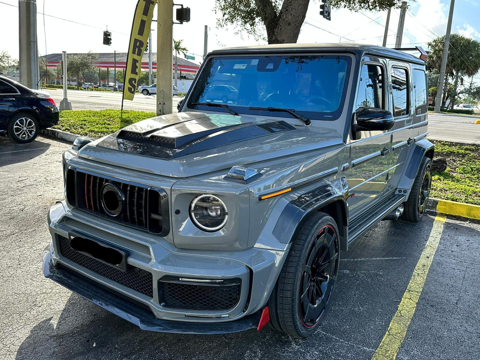 We produced premium quality КОВАНЫЕ ДИСКИ для  MERCEDES BENZ G CLASS G63 G500 W463A W464 2020+  Параметры дисков:  Front 24 x 10 ET 30  Rear 24 x 12 ET 20  Окраска: Glossy Black with red lip carbon ring  КОВАНЫЕ ДИСКИ can be produced in any wheel specs by your inquiries and we can provide our specs