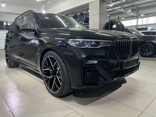 811M STYLE M8 WHEELS We produced premium quality КОВАНЫЕ ДИСКИ для  BMW X7 G07  Параметры дисков:   Front 22 x 9.5 ET 22  Rear 22 x 10.5 ET 28  Окраска: Glossy Black + Machined Face  КОВАНЫЕ ДИСКИ can be produced in any wheel specs by your inquiries and we can provide our specs