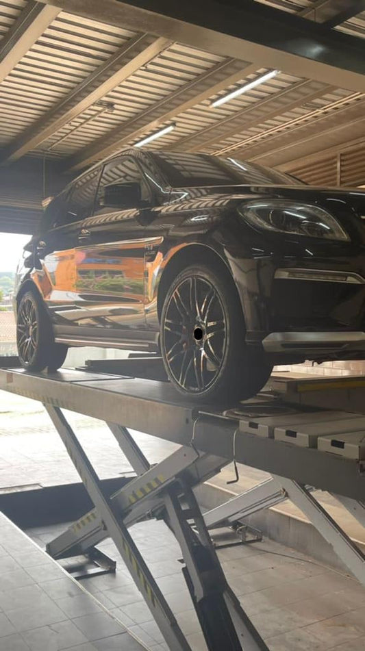 BRABUS MONOBLOCK F 22 INCH We produced premium quality КОВАНЫЕ ДИСКИ для  MERCEDES BENZ ML CLASS ML63 AMG  Параметры дисков:   Front 22 x 10 ET 51  Rear 22 x 10 ET 51  Окраска: Glossy Black  КОВАНЫЕ ДИСКИ can be produced in any wheel specs by your inquiries and we can provide our specs