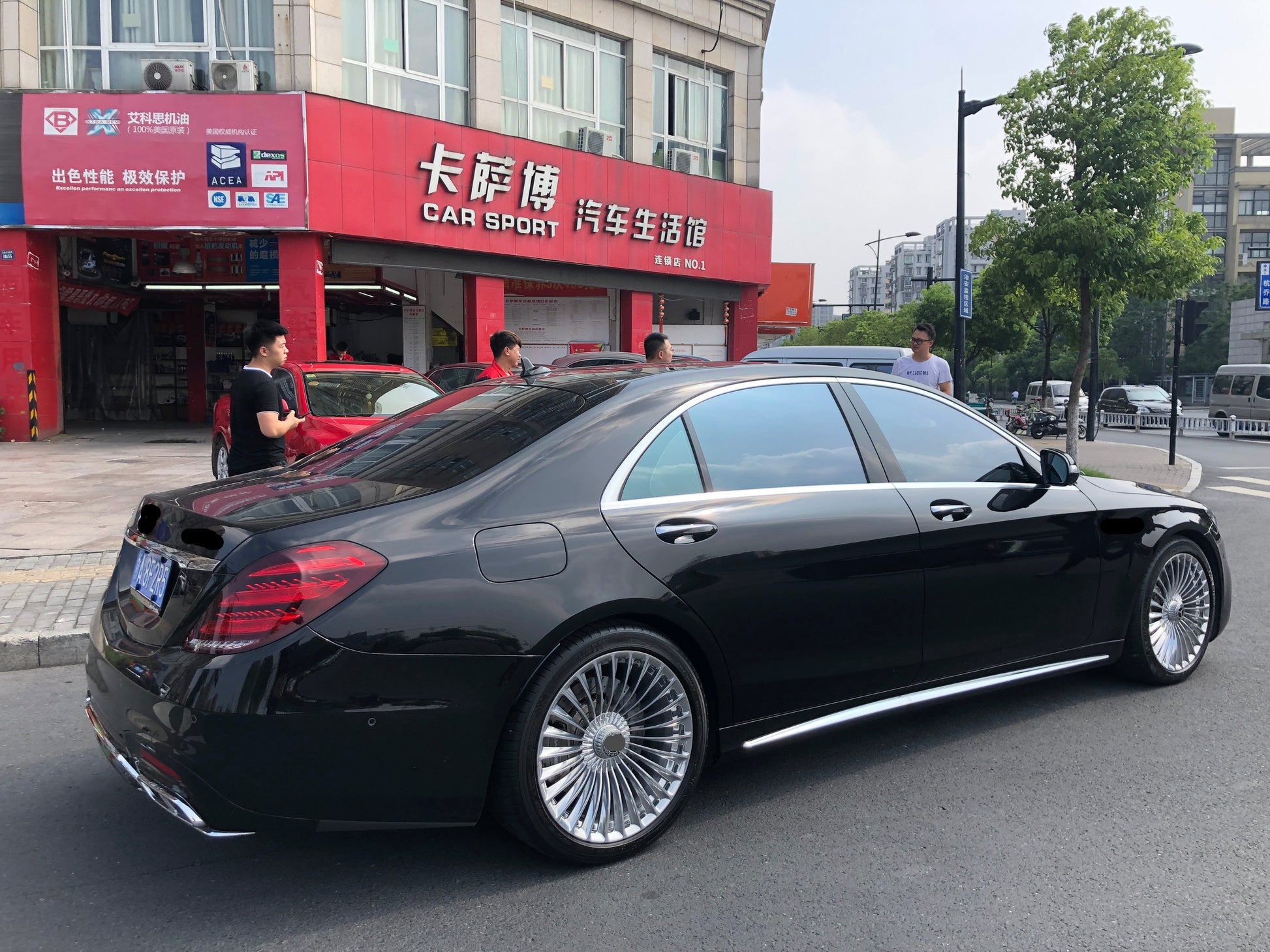 We produced premium quality КОВАНЫЕ ДИСКИ для  MERCEDES BENZ S CLASS W222  Параметры дисков:   Front 22 x 9 ET 31  Rear 22 x 10 ET 35  Окраска: Chrome  КОВАНЫЕ ДИСКИ can be produced in any wheel specs by your inquiries and we can provide our specs