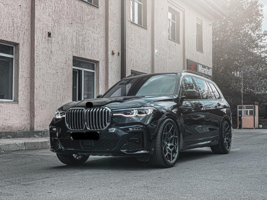 We produced premium quality КОВАНЫЕ ДИСКИ для  BMW X7 G07  Параметры дисков:   Front 22 x 9.5 ET 22  Rear 22 x 10.5 ET 28  Окраска: Gun Metal Gray  КОВАНЫЕ ДИСКИ can be produced in any wheel specs by your inquiries and we can provide our specs