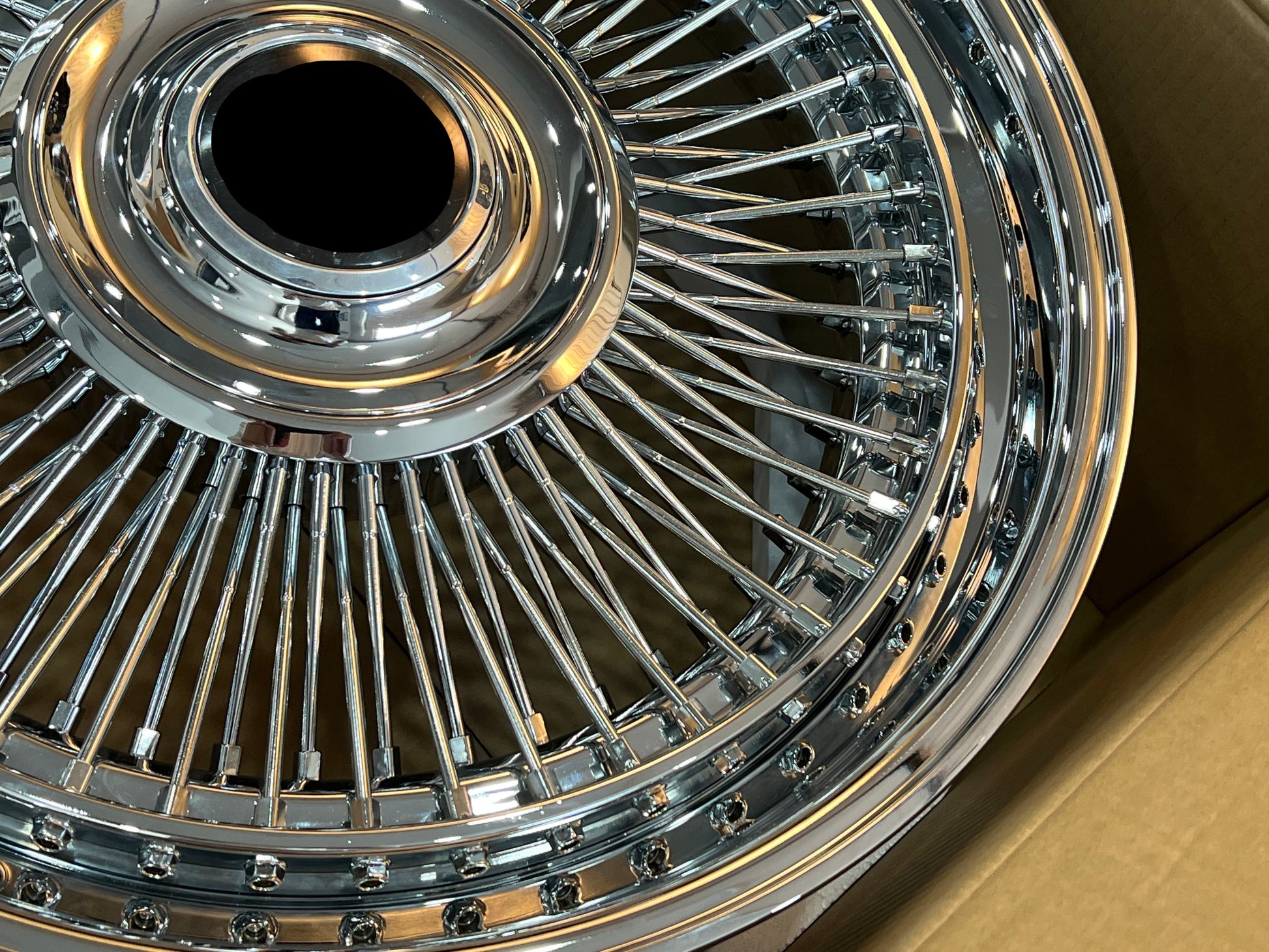 We manufacture premium quality дляged wire wheels rims для   CADILLAC ESCALADE CT4 CT6 XT6 CT5 XT4 XT5 CTS in any design, size, color.  Central Part: Stainless Steel  Spokes: 20 inch - 100 Spokes   22 inch - 140 Spokes   24 inch - 180 Spokes  26 inch - 200 Spokes  Forged wire wheels can be produced in any wheel specs by your inquiries and we can provide our specs 